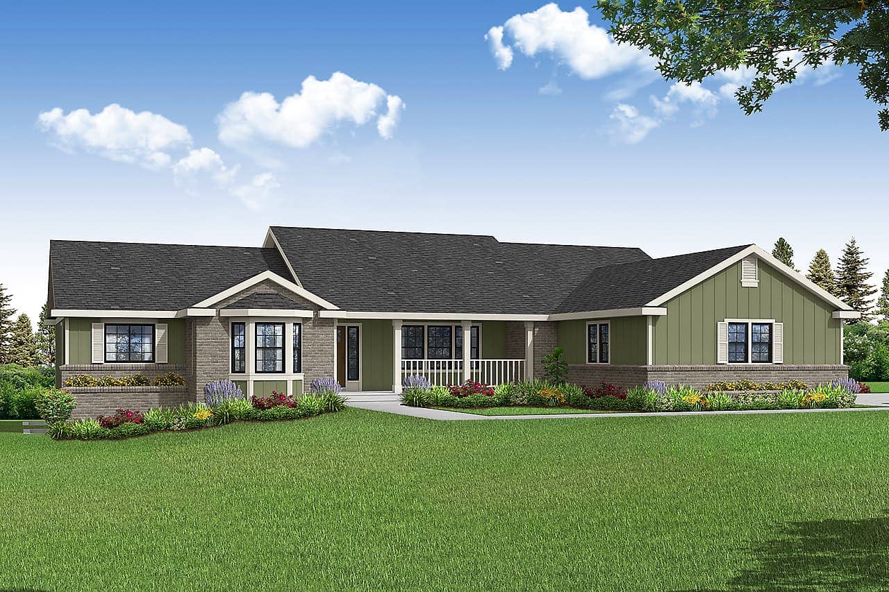 Traditional Ranch style house (ThePlanCollection: Plan #108-1996)