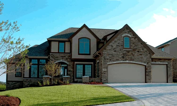 Front elevation of Country home (ThePlanCollection: House Plan #120-2148)