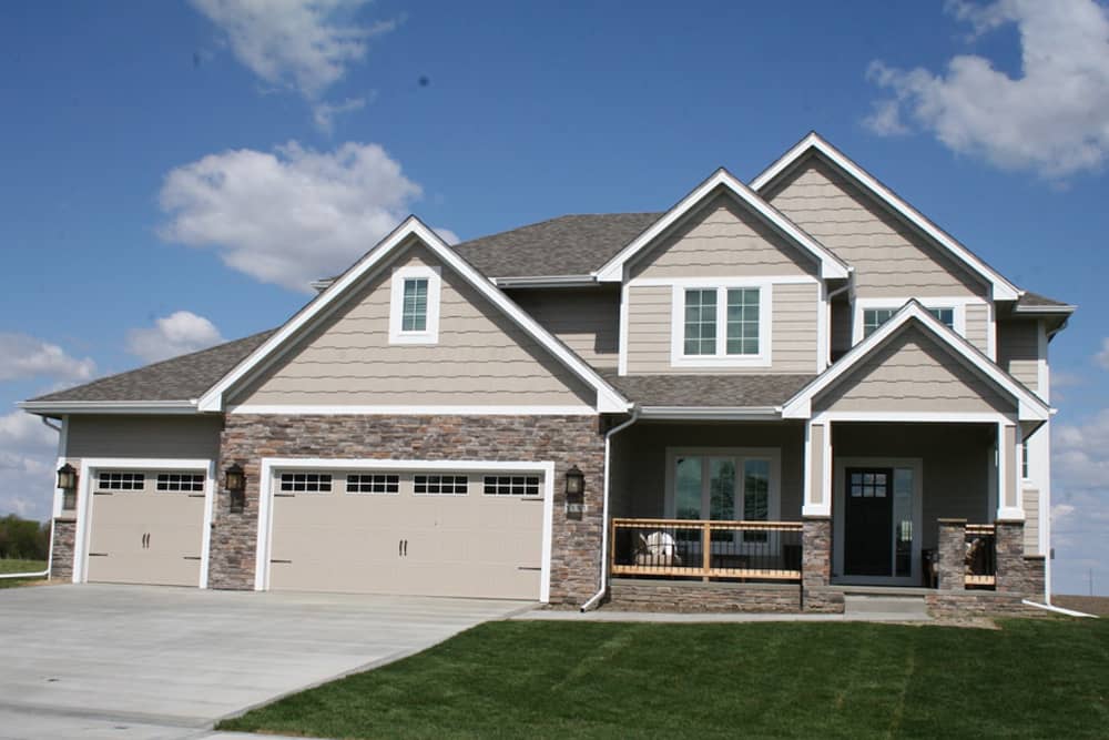 Country home (ThePlanCollection: Plan #120-2547)