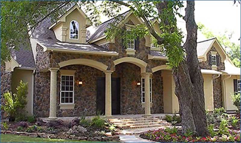 Front elevation of European home (ThePlanCollection: House Plan #134-1243)