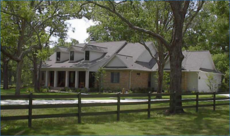 Country home (ThePlanCollection: Plan #134-1291)