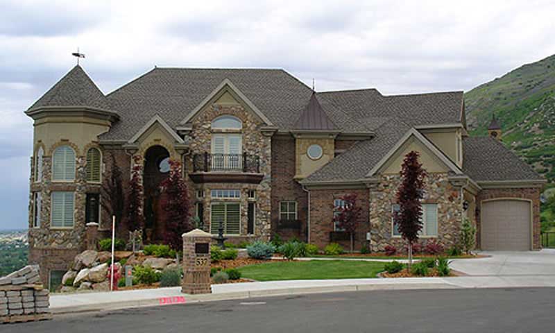 Front elevation of European home (ThePlanCollection: House Plan #135-1216)