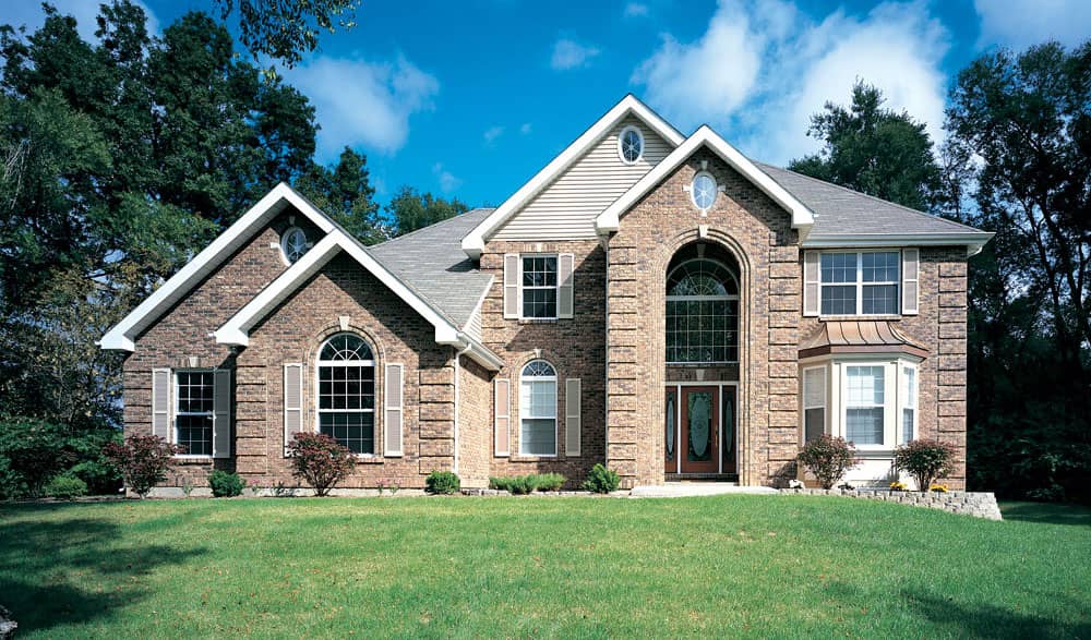 Front elevation of Traditional home (ThePlanCollection: House Plan #138-1037)