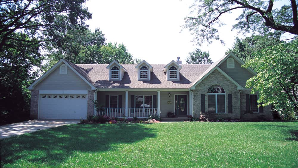 Front elevation of Ranch home (ThePlanCollection: House Plan #138-1041)