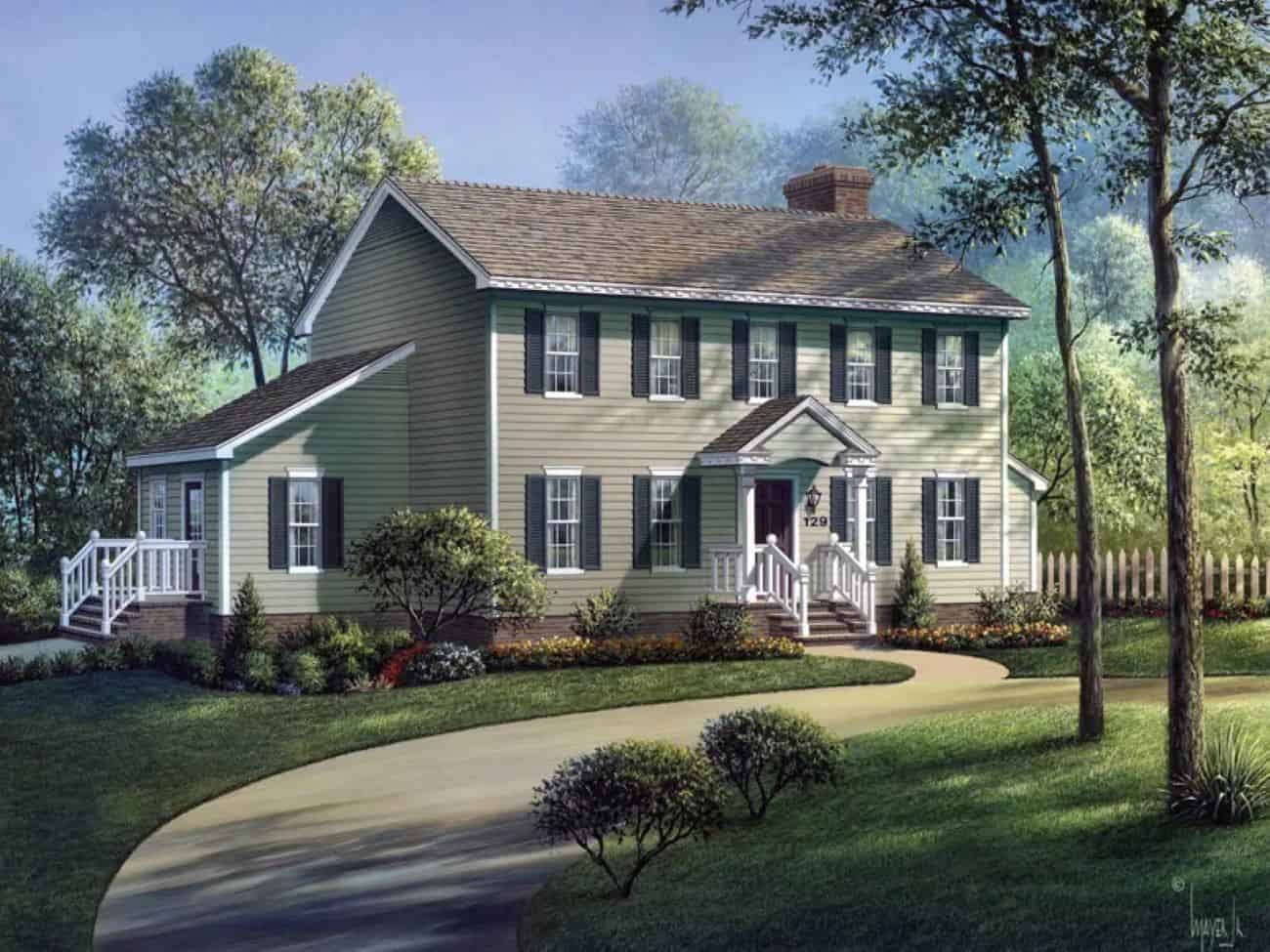 Front elevation of Traditional home (ThePlanCollection: House Plan #138-1433)