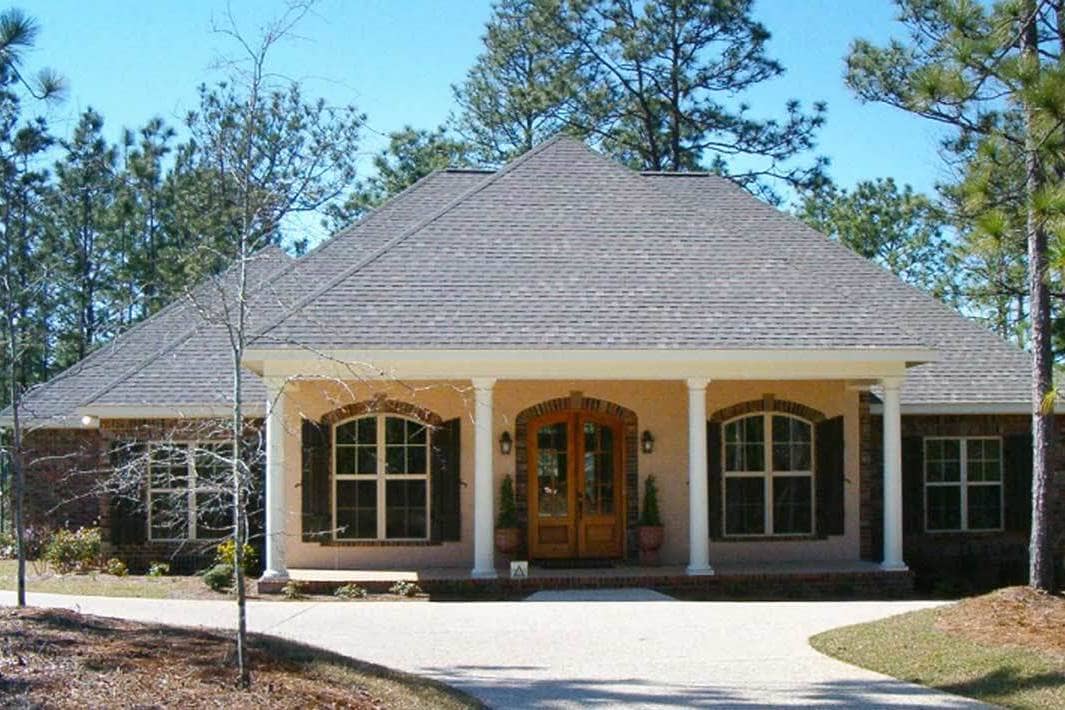 Acadian home plan (ThePlanCollection: House Plan #142-1026)