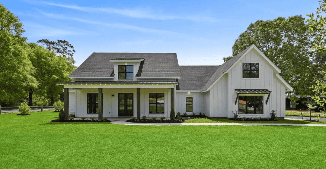 Country home (ThePlanCollection: Plan #142-1169)