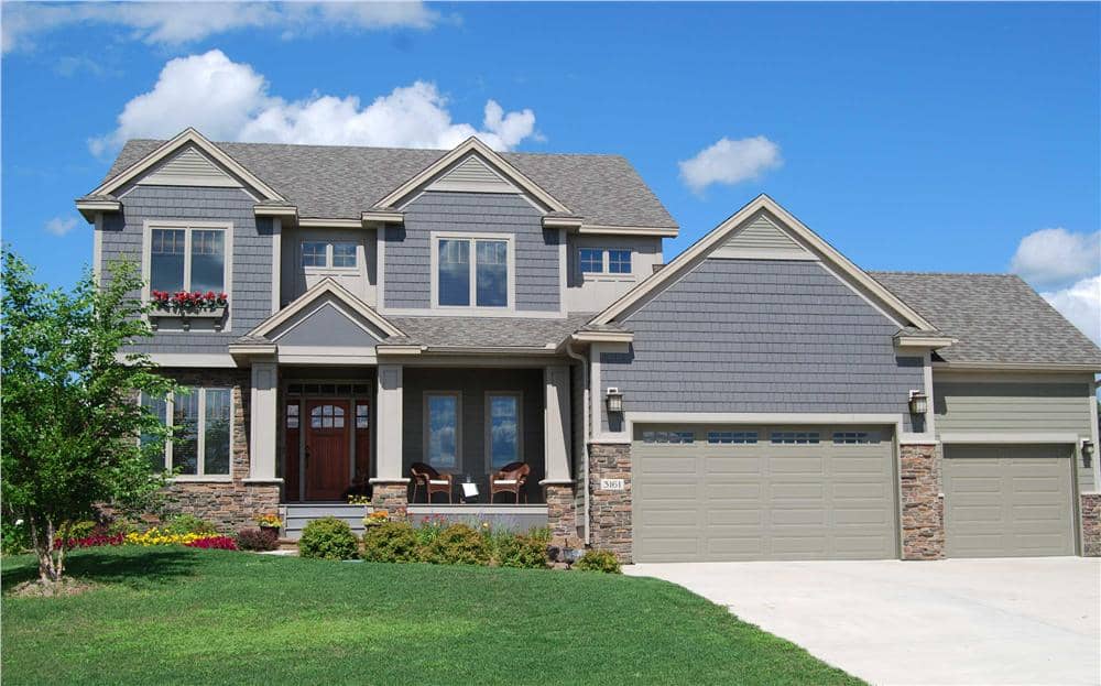 Front view of Country home (ThePlanCollection: House Plan #146-1917)