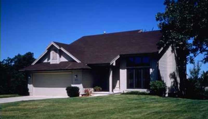 Front view of Modern home (ThePlanCollection: House Plan #146-2070)