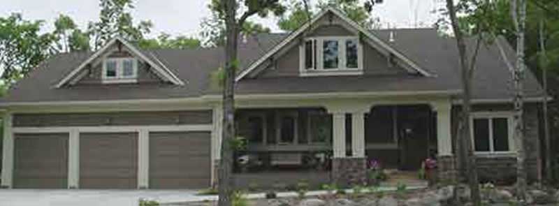 Front view of Ranch home (ThePlanCollection: House Plan #146-2347)