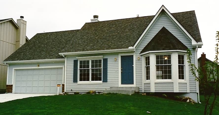 Color photo of House Plan #147-1004