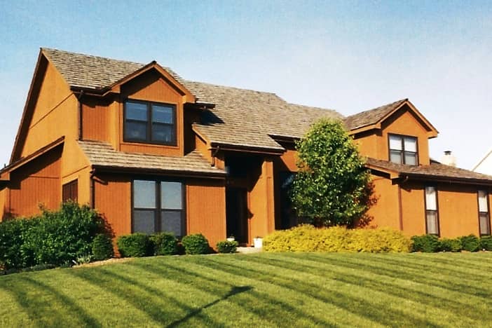 Color photograph of Contemporary home plan (ThePlanCollection: House Plan #147-1116)