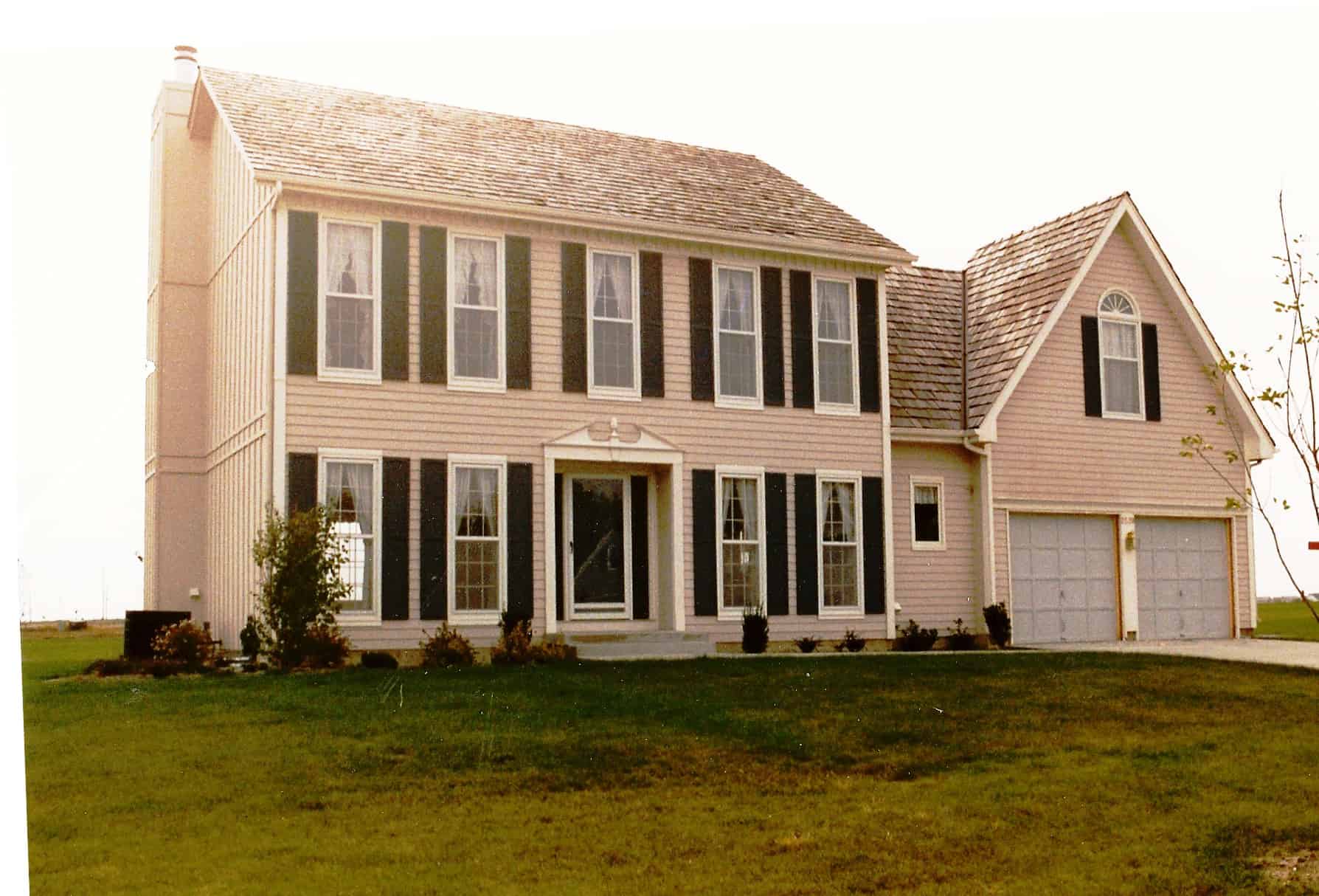 Colonial style house (ThePlanCollection: Plan #147-1128)