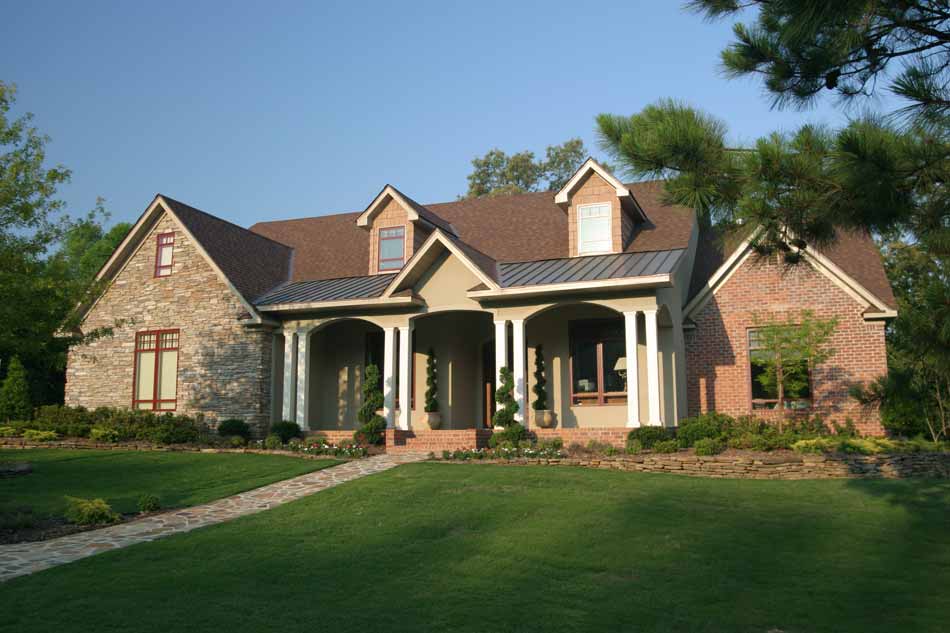 Luxury country-style home design (ThePlanCollection: House Plan #153-1021)