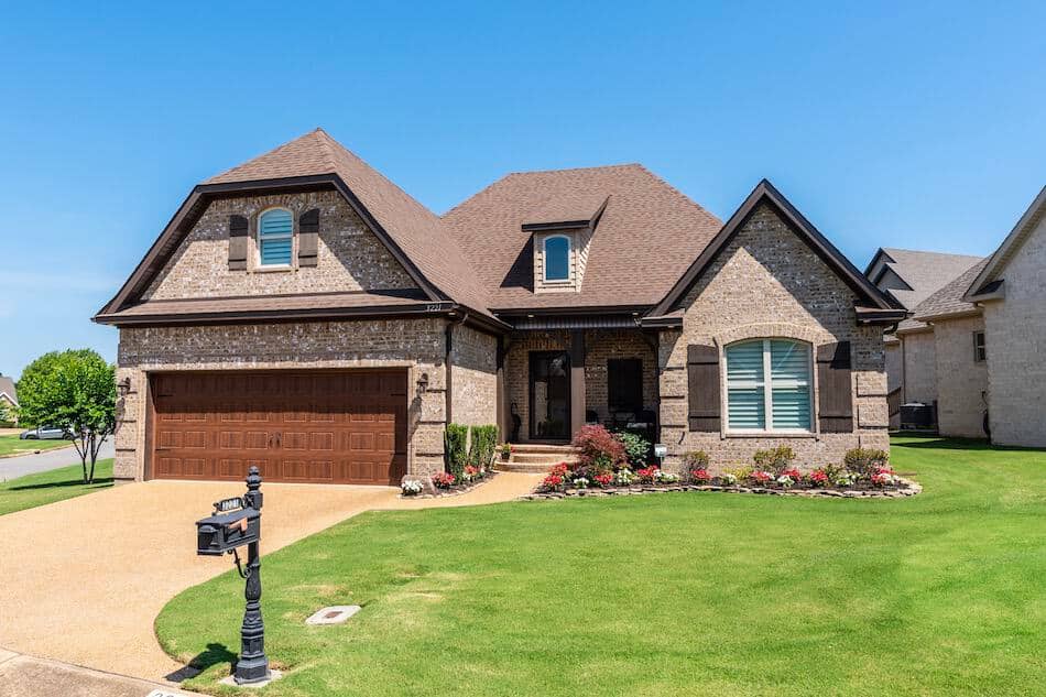 Country home (ThePlanCollection: Plan #153-1044)