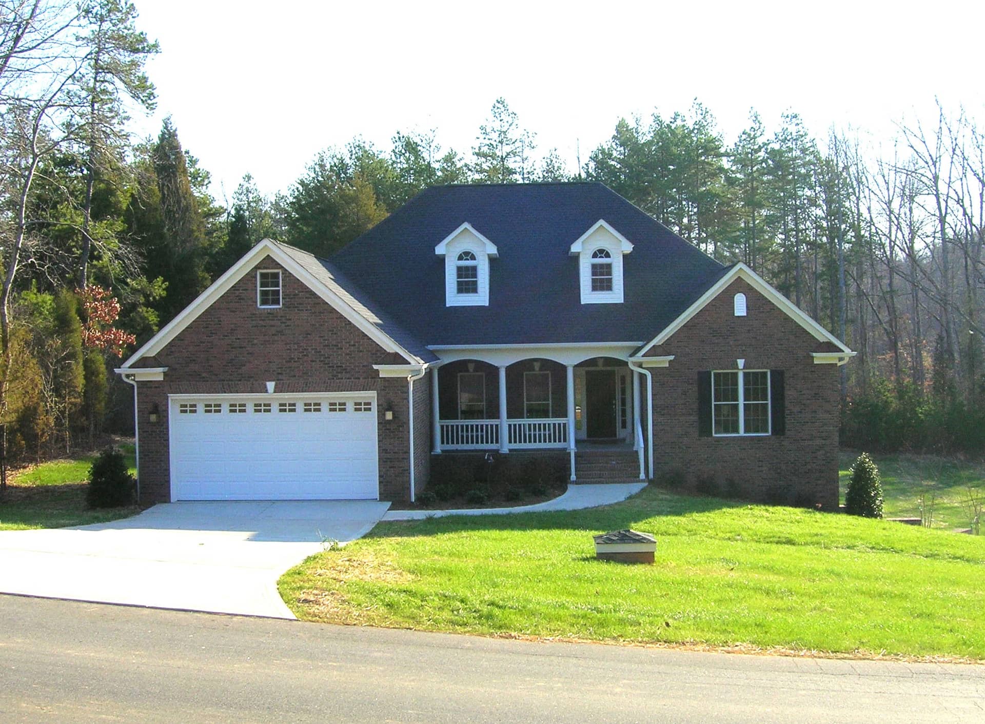 Country home plan (ThePlanCollection: House Plan #153-1440)