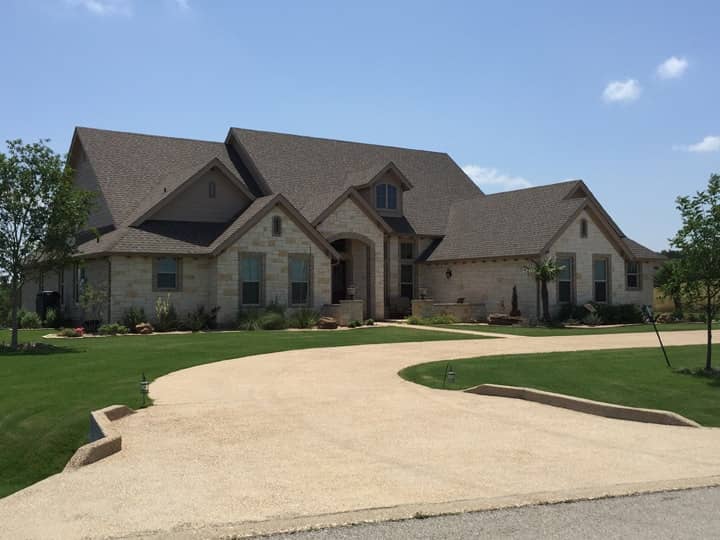 Front elevation of Country home (ThePlanCollection: House Plan #153-1659)