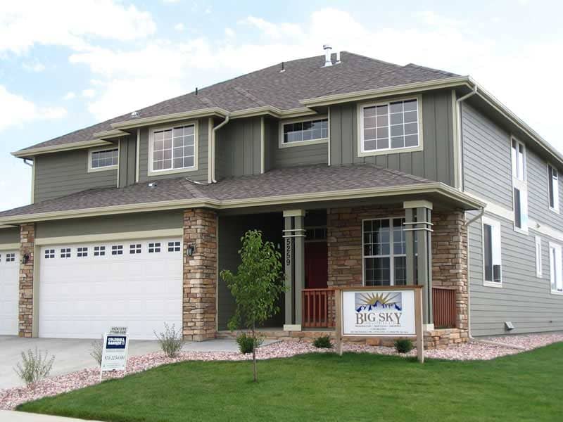 Front elevation of Craftsman home (ThePlanCollection: House Plan #161-1012)