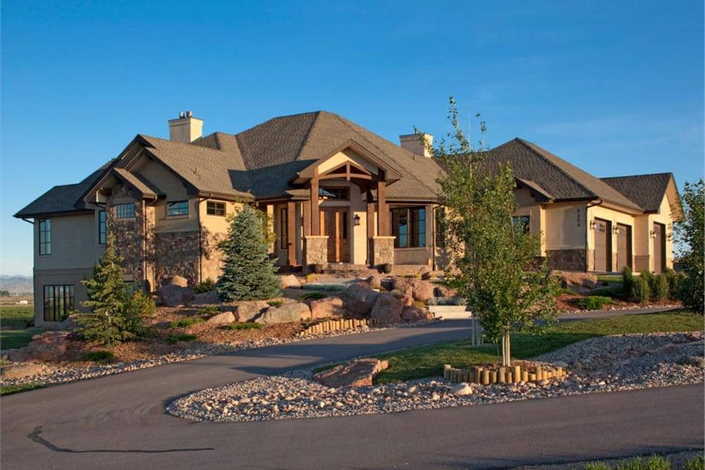 Western Craftsman 2–4-bedroom home (ThePlanCollection: Plan #161-1049)