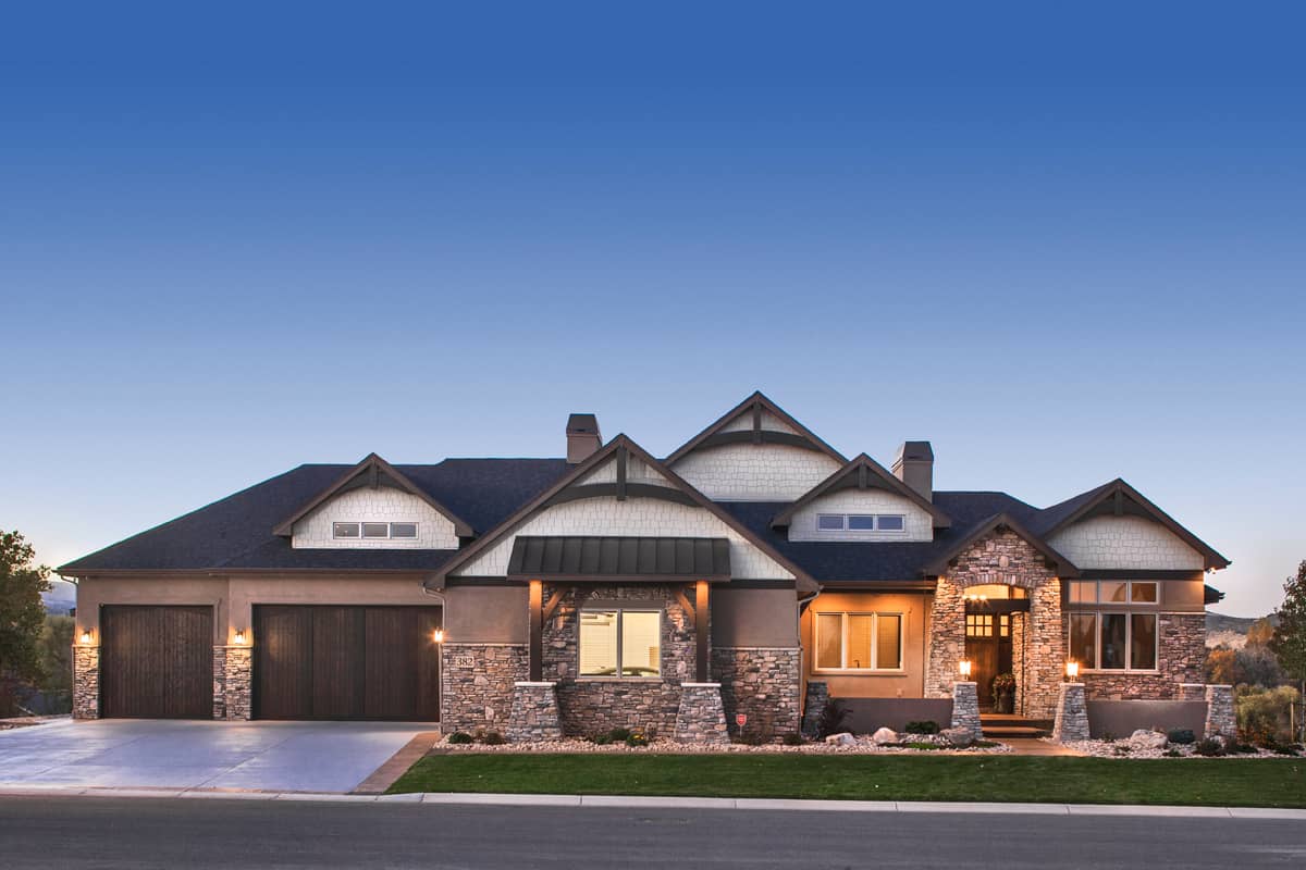 Transitional Craftsman home (ThePlanCollection: Plan #161-1073)