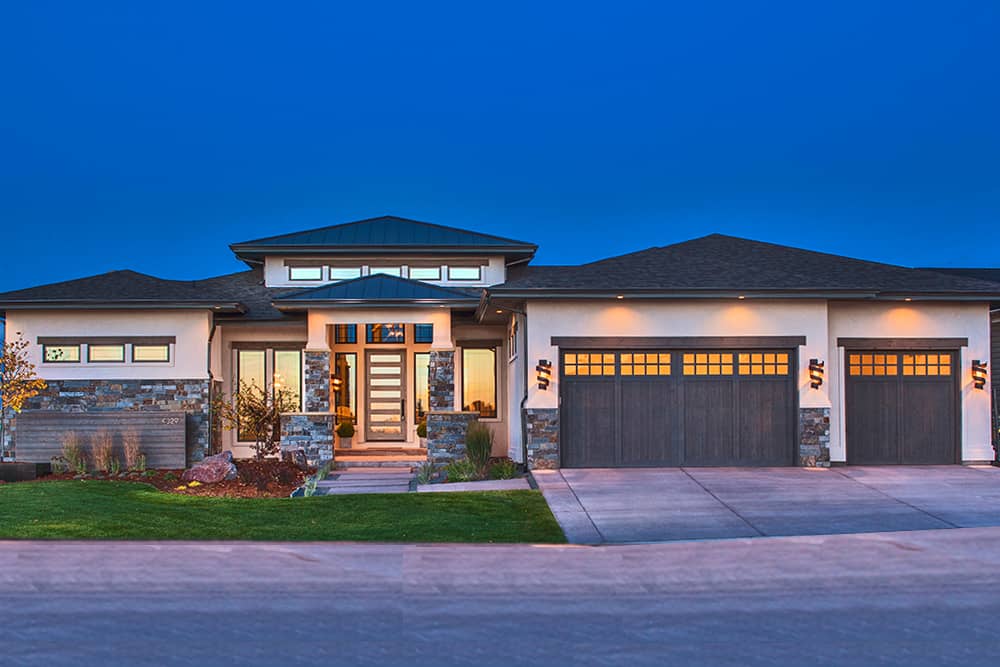 Contemporary home (ThePlanCollection: Plan #161-1085)