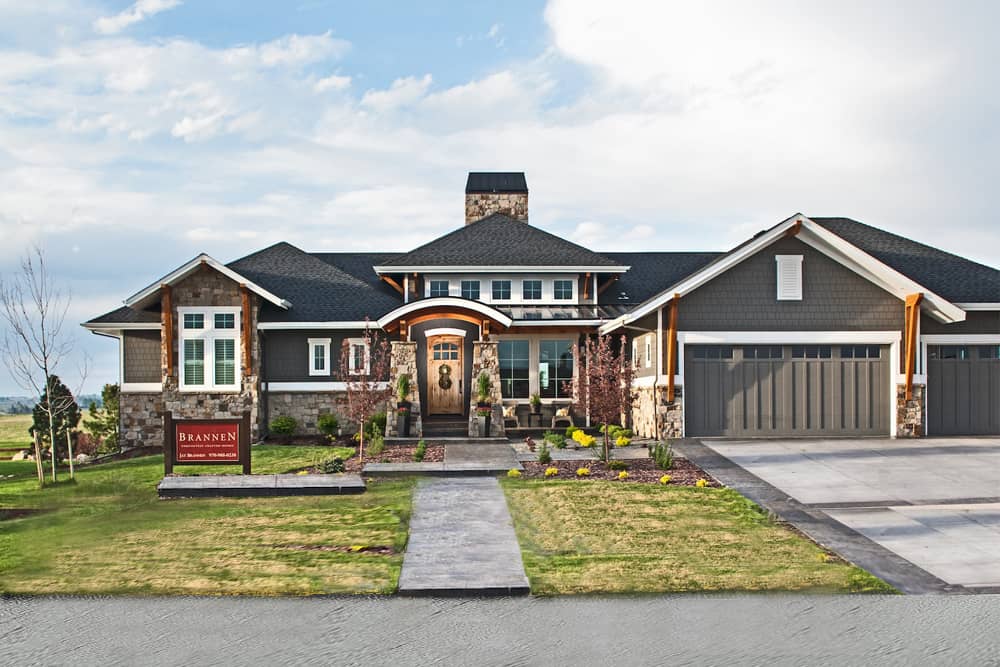 Color photograph of Ranch home plan (ThePlanCollection: House Plan #161-1089)