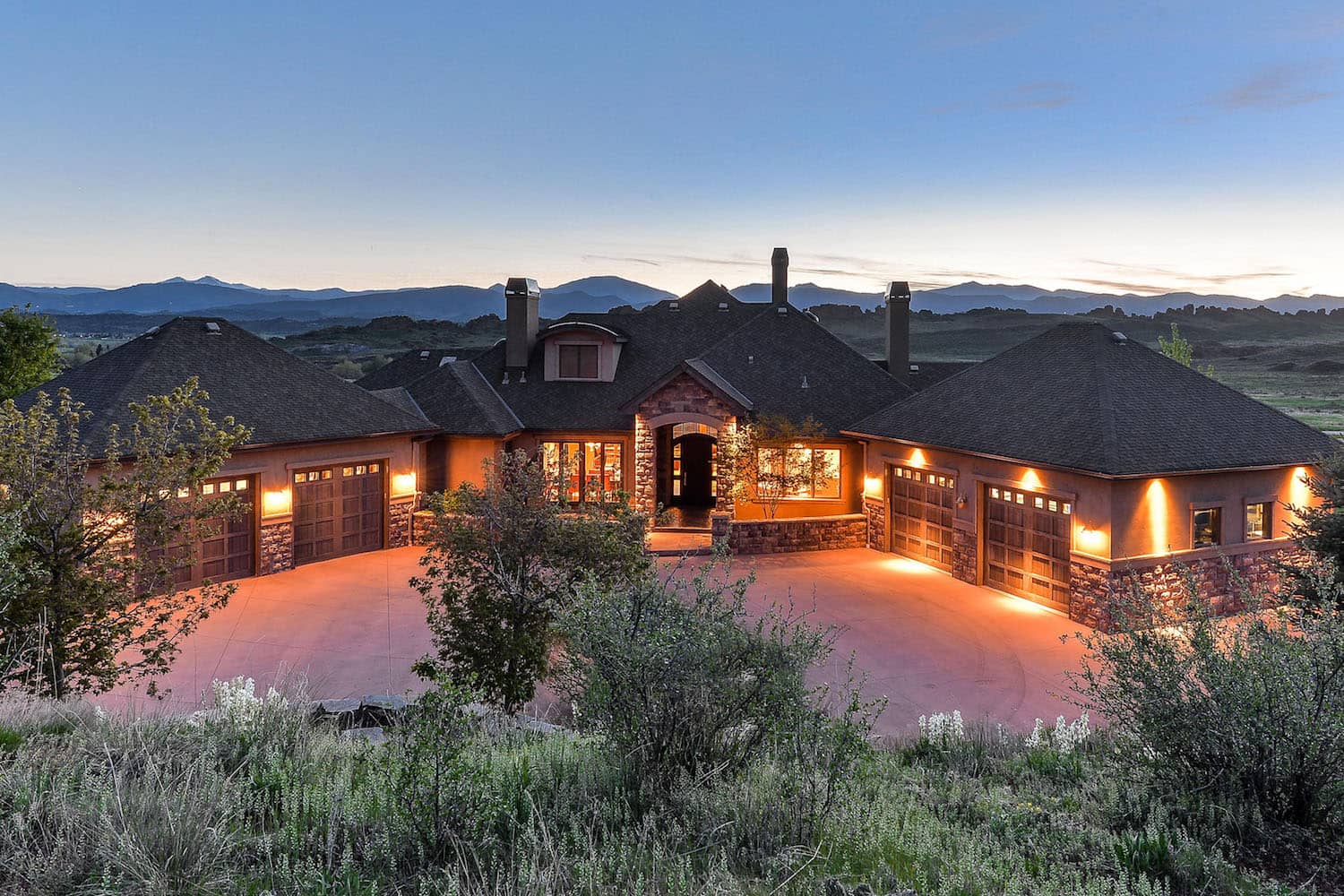 Ranch style house design (ThePlanCollection: Plan #161-1091)