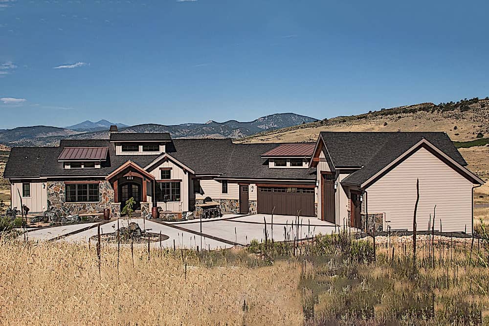 Ranch home (ThePlanCollection: Plan #161-1098)