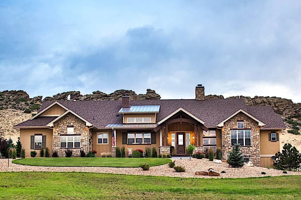 Ranch home (ThePlanCollection: #161-1100)