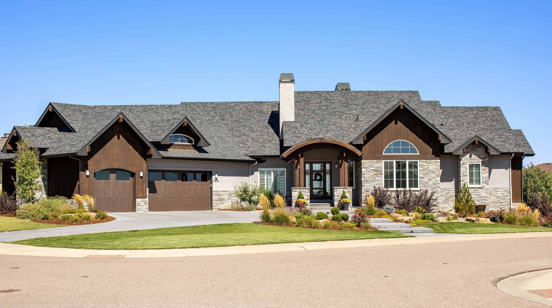 Ranch style home (ThePlanCollection: Plan #161-1118)