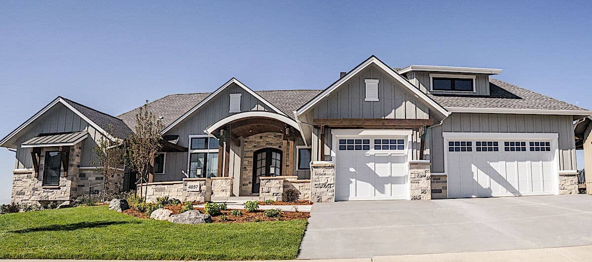 Contemporary Ranch home (ThePlanCollection: Plan #161-1129)