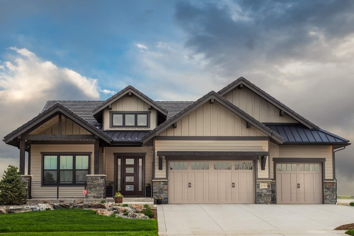 Ranch style home (ThePlanCollection: Plan #161-1137)