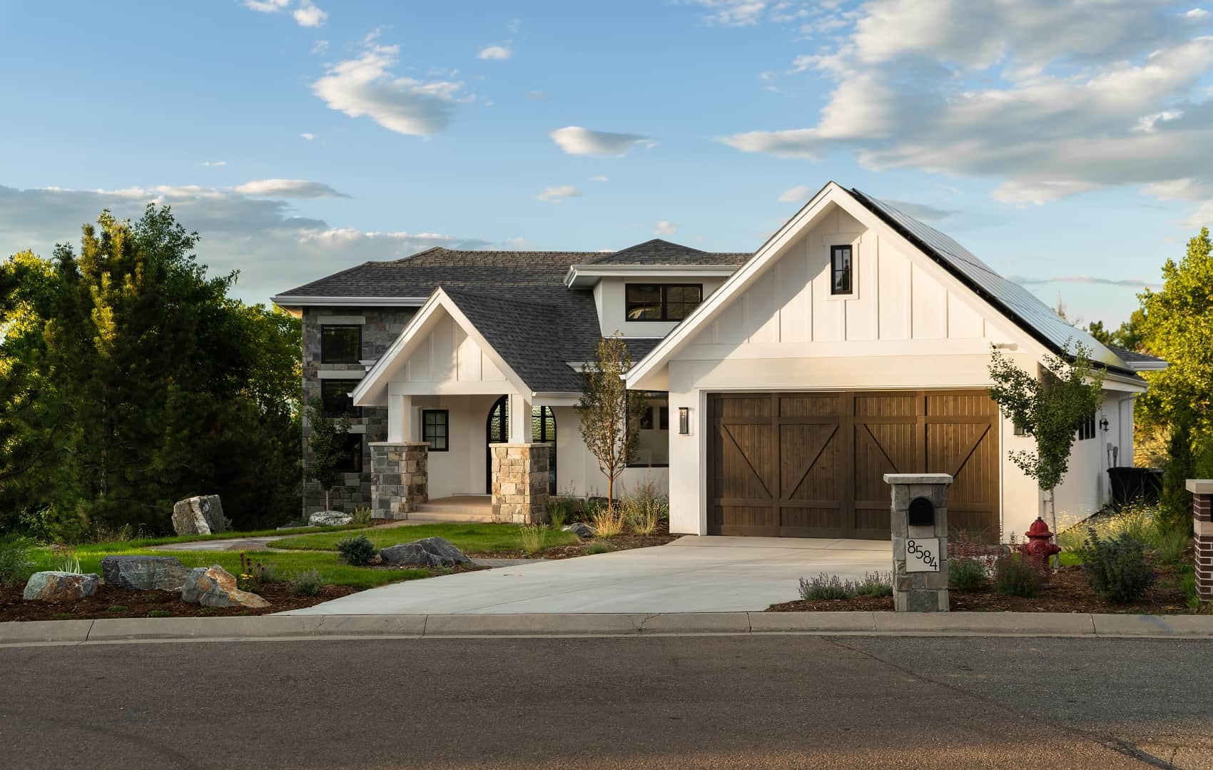 Front elevation of Craftsman home (ThePlanCollection: House Plan #161-1215)