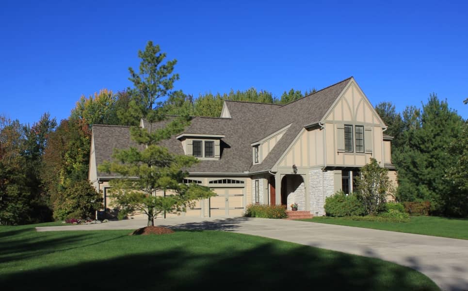 Front elevation of Traditional home (ThePlanCollection: House Plan #168-1108)