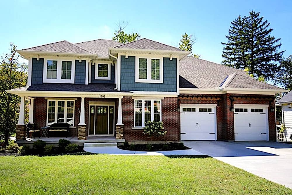 Country style home (ThePlanCollection: Plan #169-1006)