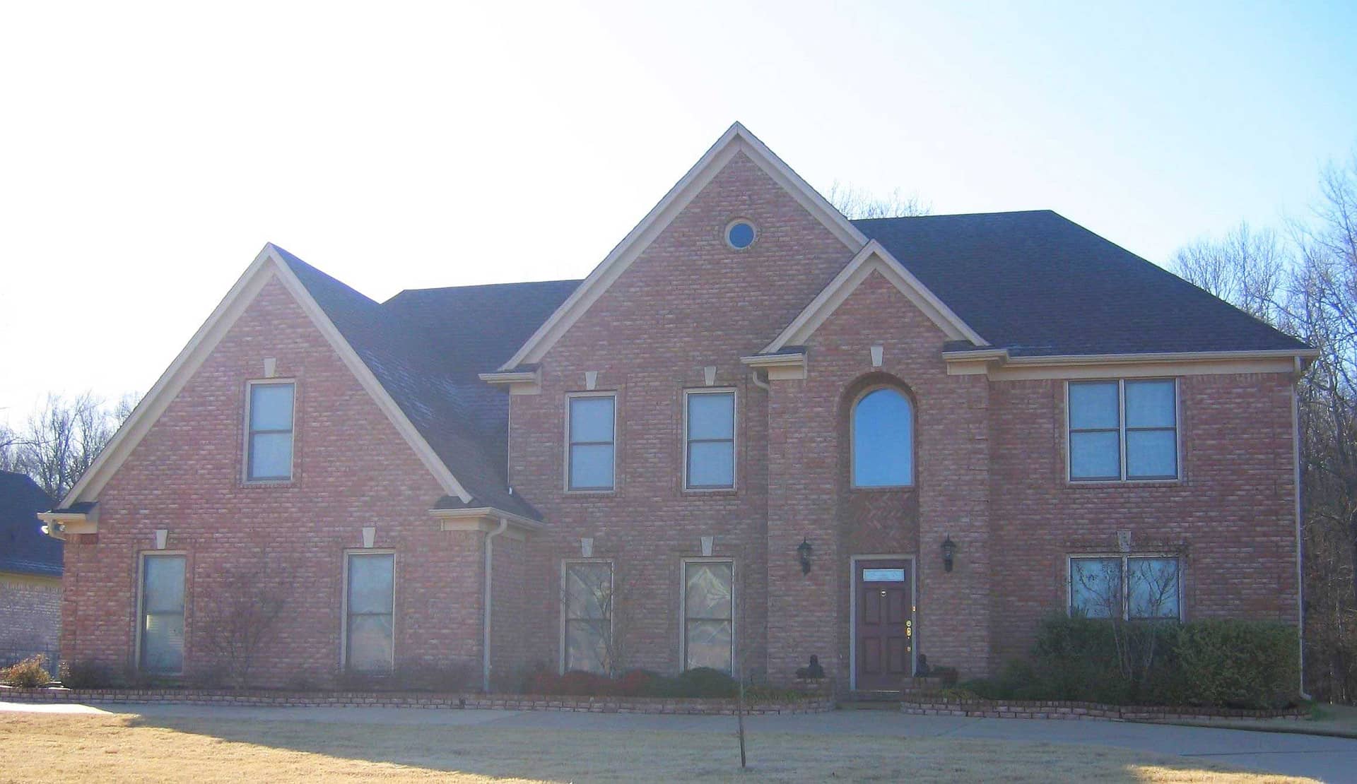 Front view of Traditional home (ThePlanCollection: House Plan #170-1144)