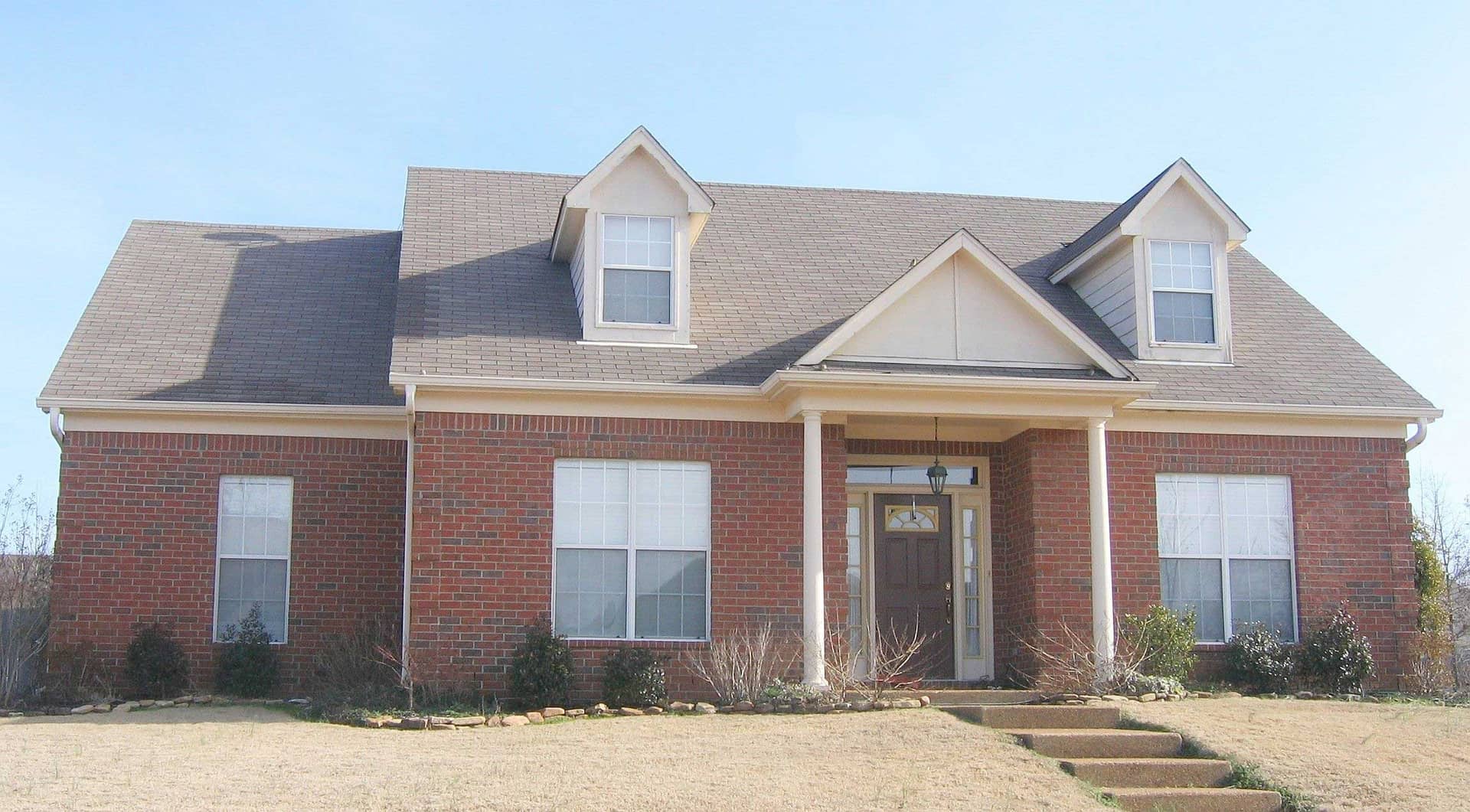 Front view of Cape Cod home (ThePlanCollection: House Plan #170-1168)