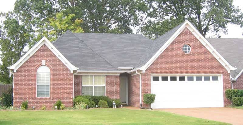 Front view of Southern home (ThePlanCollection: House Plan #170-1299)