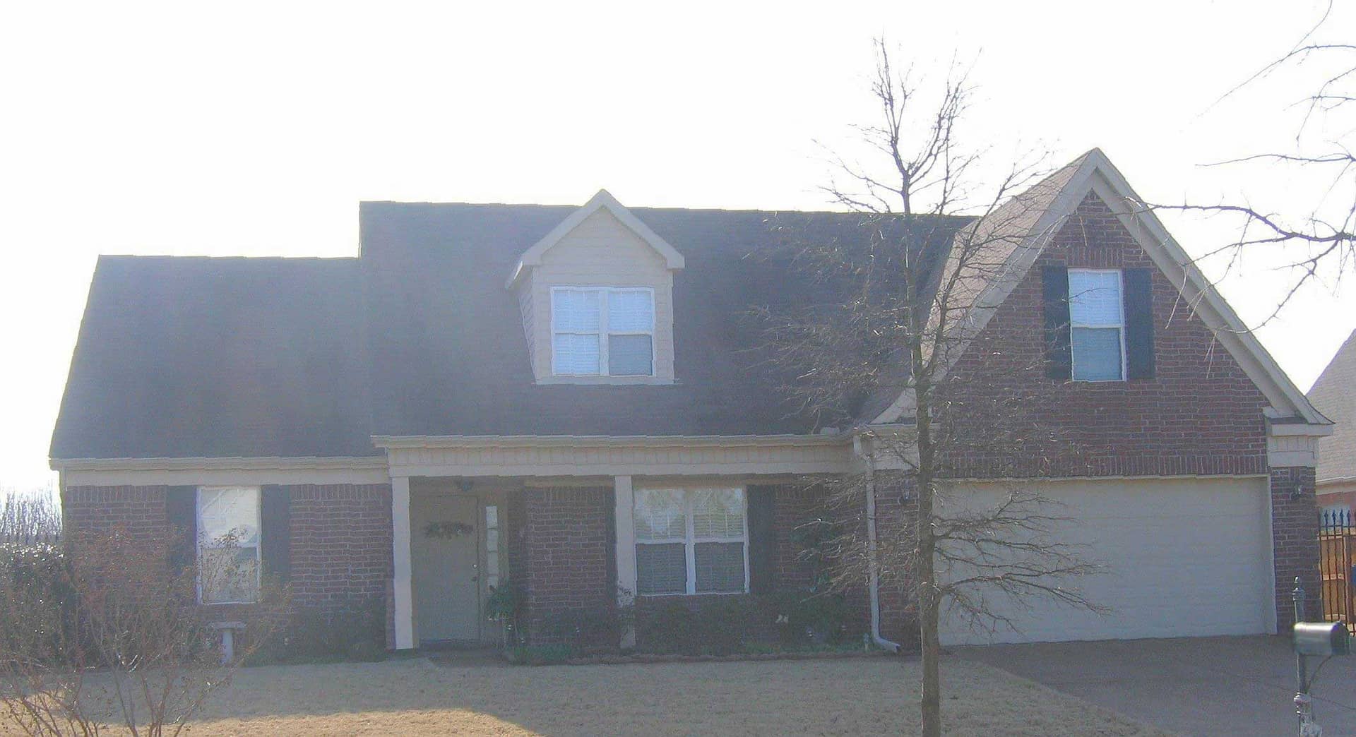 Front view of Traditional home (ThePlanCollection: House Plan #170-1636)