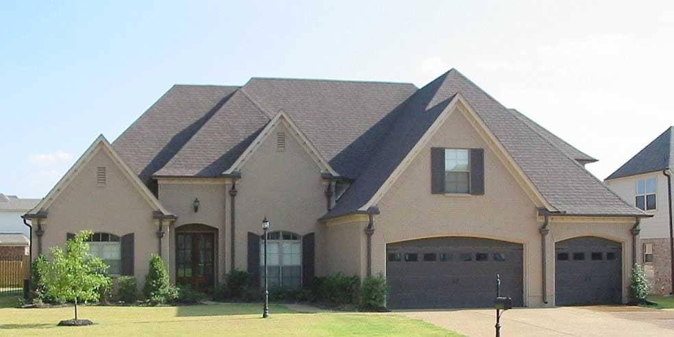 Front view of Country home (ThePlanCollection: House Plan #170-1749)