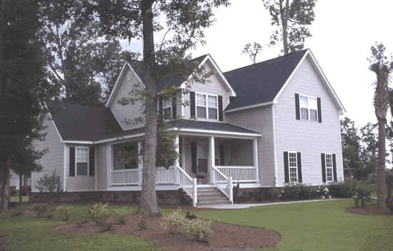 Front elevation of Country home (ThePlanCollection: House Plan #178-1081)