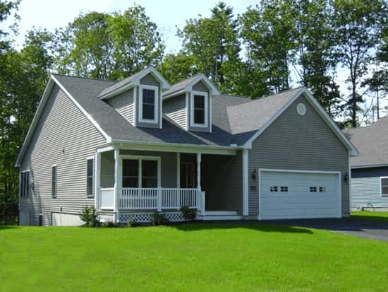 Photo of this Cape Cod style small house (178-1204).