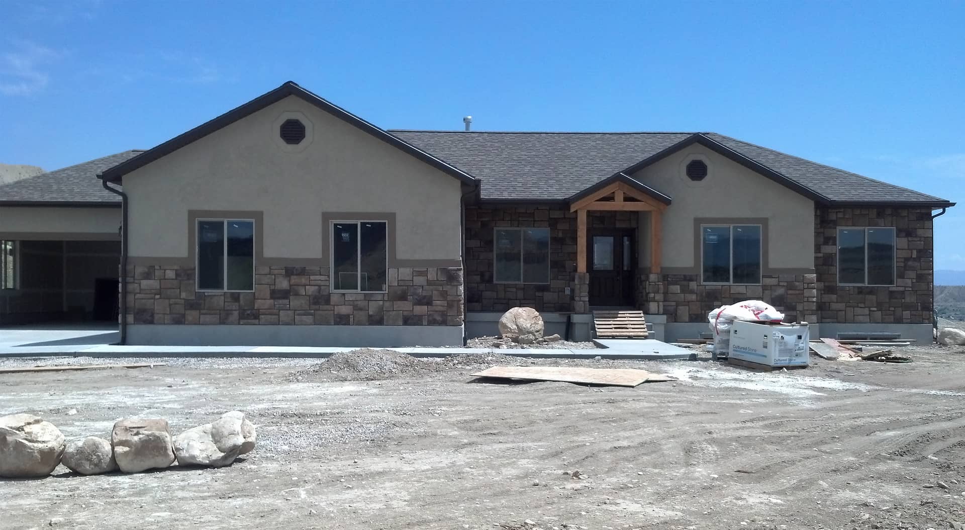 The Plan Collection: Transitional Craftsman style house - Plan #187-1069