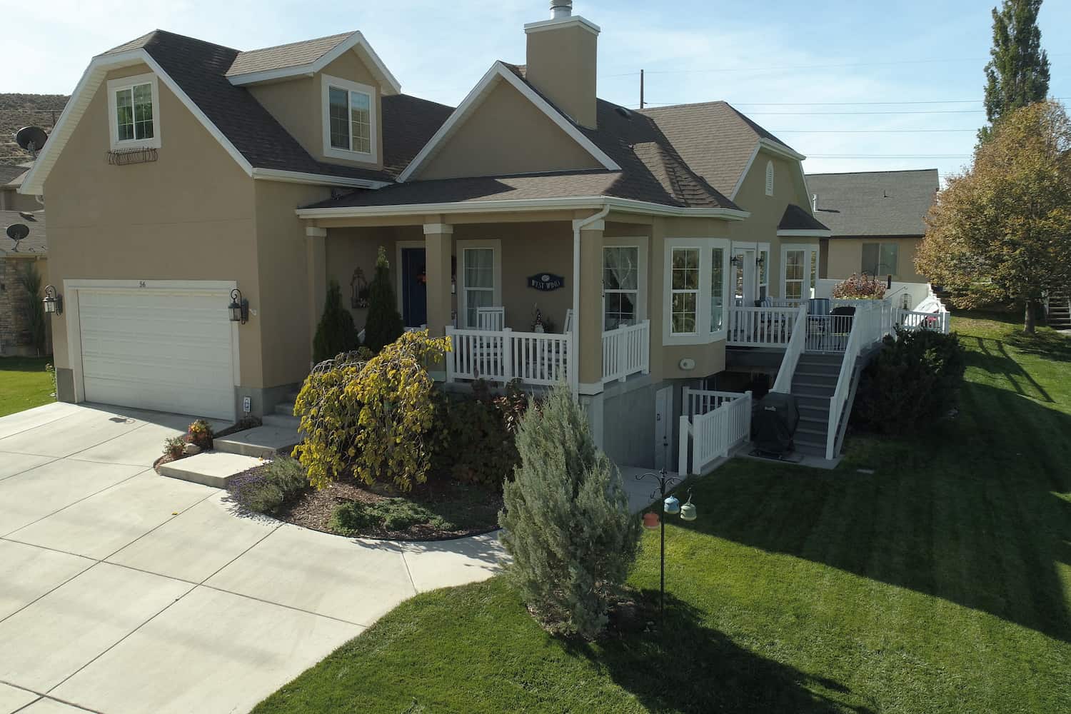 Traditional home (ThePlanCollection: Plan #187-1120)