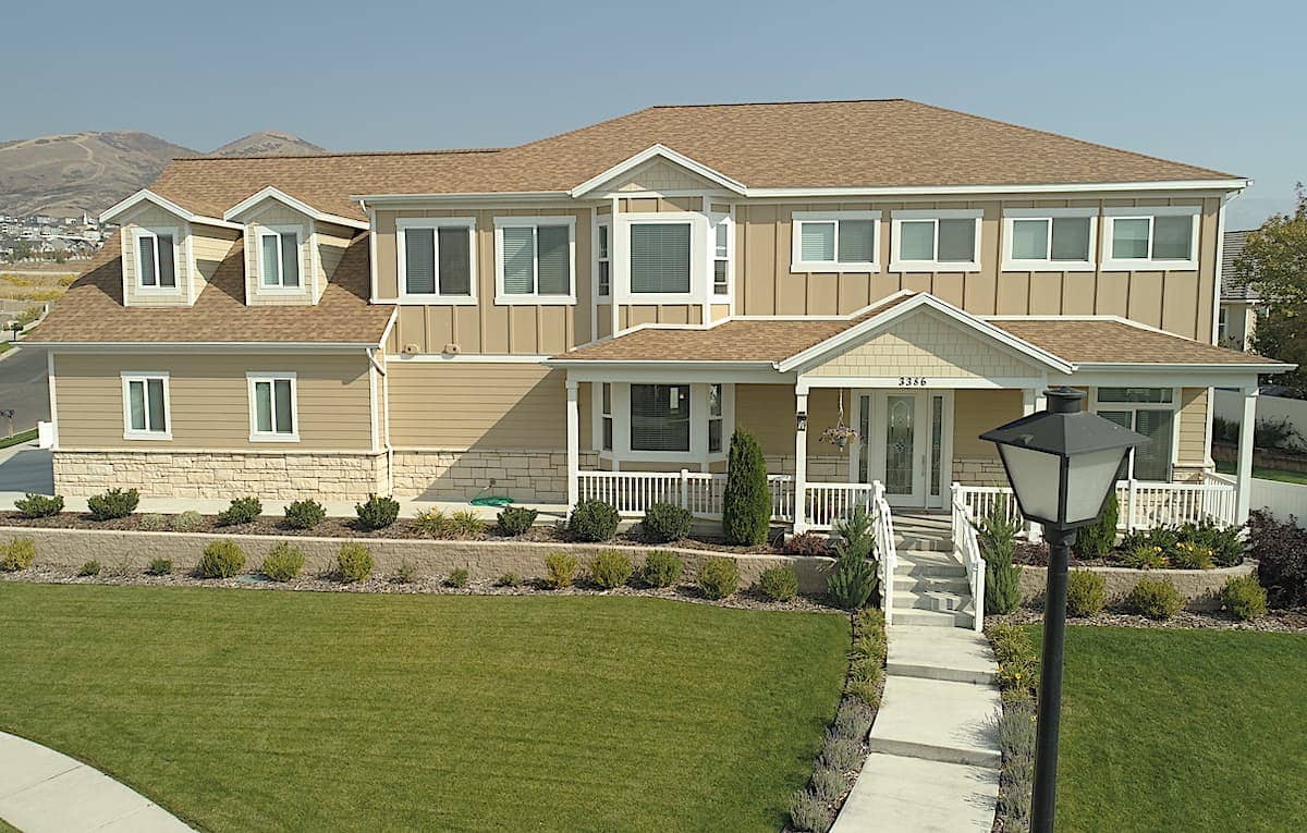 Contemporary Craftsman home (ThePlanCollection: Plan #187-1170)