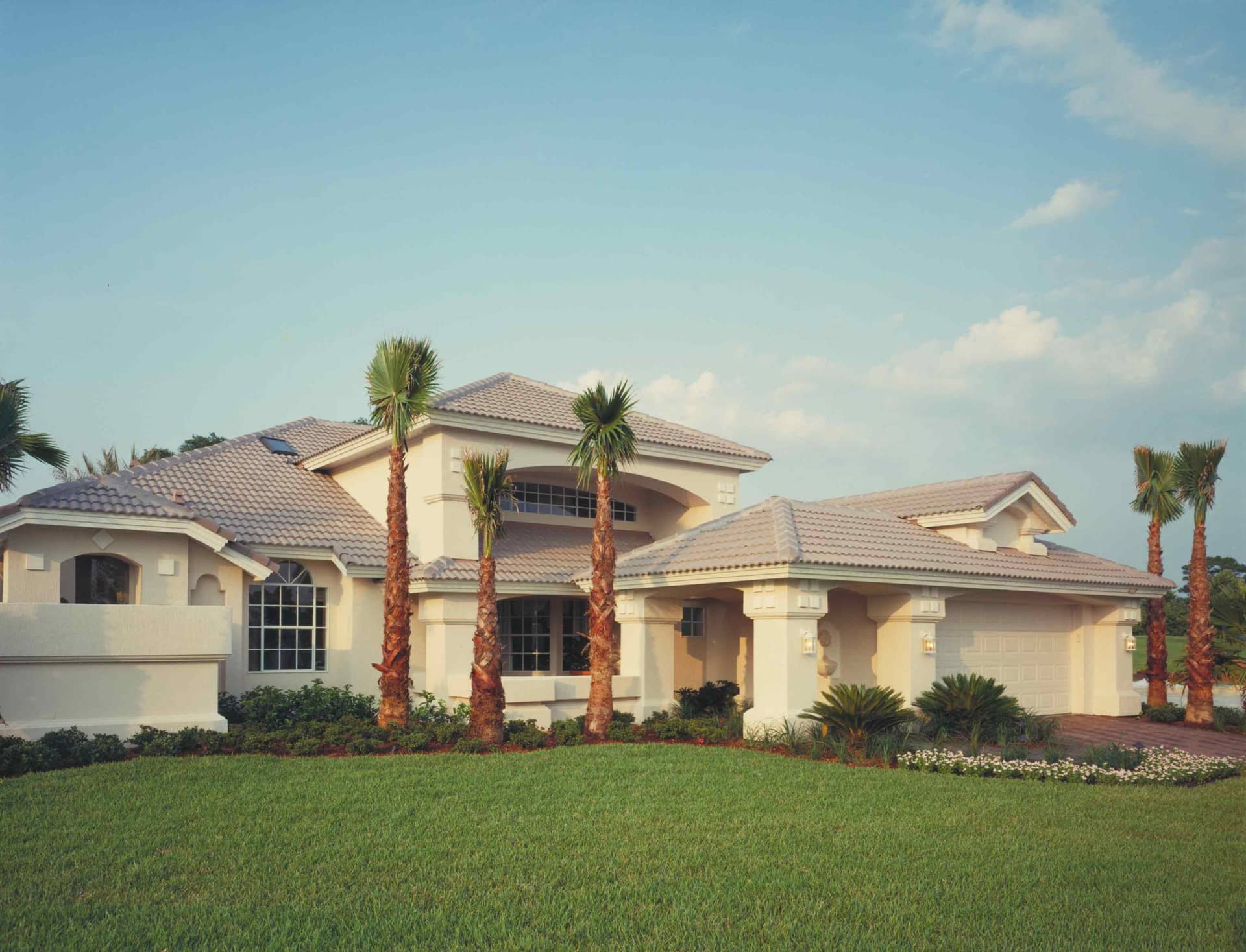 Front elevation of Contemporary home (ThePlanCollection: House Plan #190-1007)