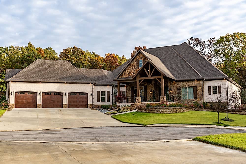 Rustic home (ThePlanCollection: #193-1094)