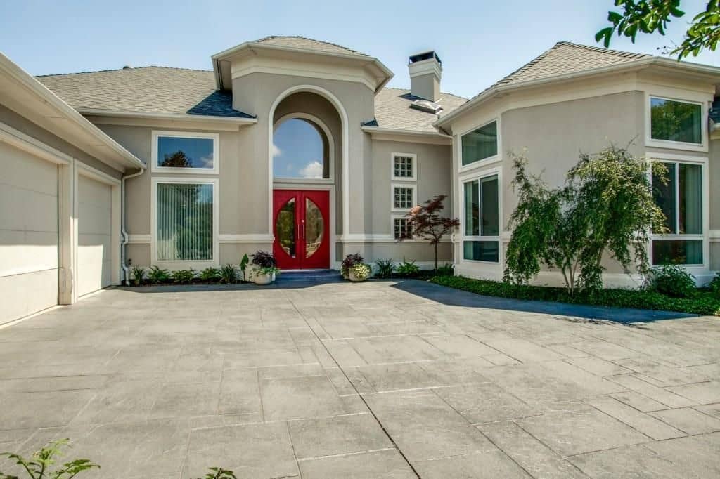 Front elevation of Contemporary home (ThePlanCollection: House Plan #195-1182)