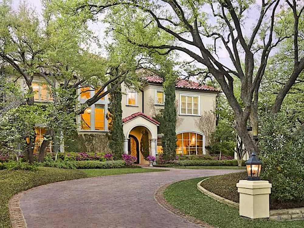 Mediterranean home (ThePlanCollection: Plan #195-1243)