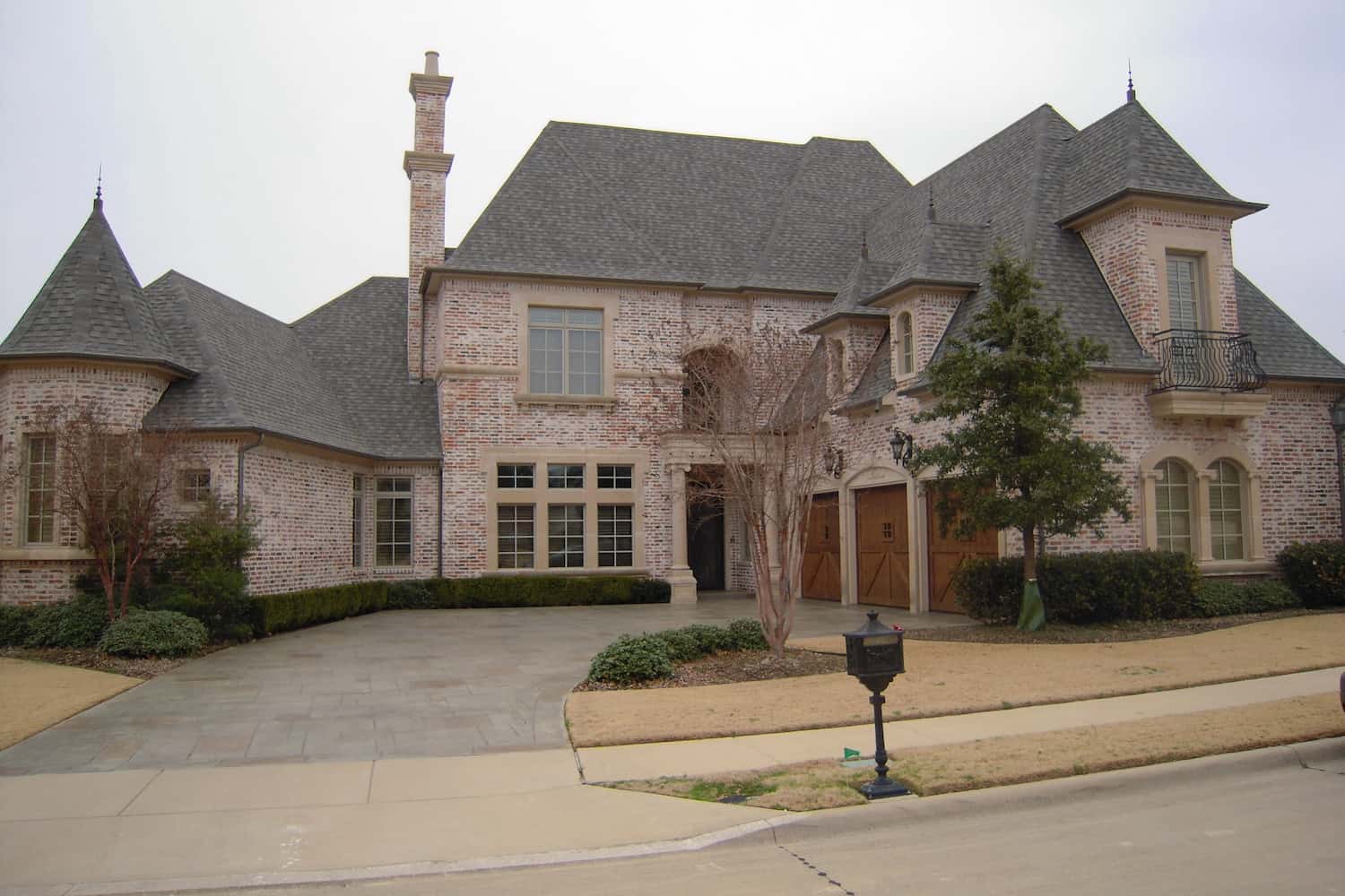 European style house design (ThePlanCollection: Plan #195-1300)